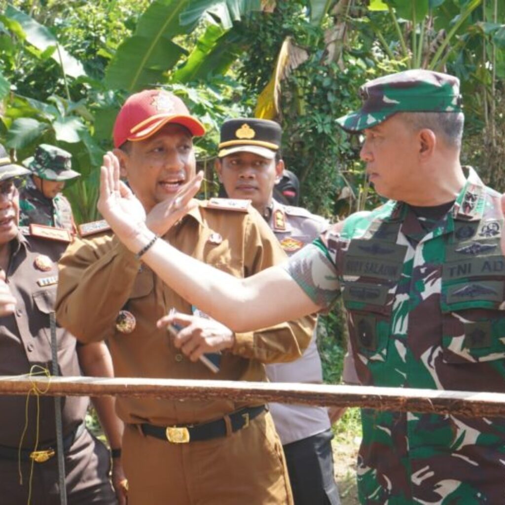 Pangdam Brawijaya Tinjau Jembatan Penghubung Dua Desa di Sumenep Madura, Warga Kini Tak Lagi Memutar Jauh