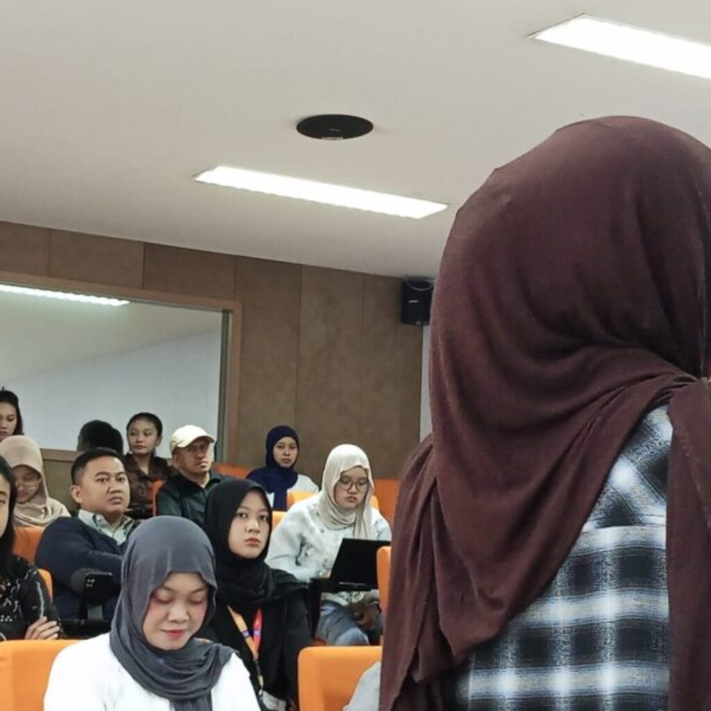 Algoritma Bisa Mengalahkan Demokrasi? Diskusi Research Week FISIP UNAIR Jadi Sorotan