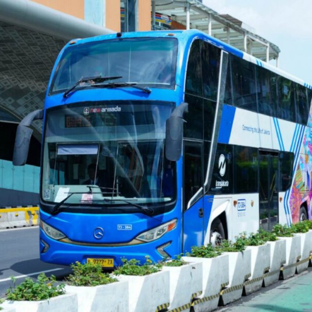 Jakarta Institute Desak Gubernur DKI Evaluasi Transjakarta soal Penumpang Diturunkan