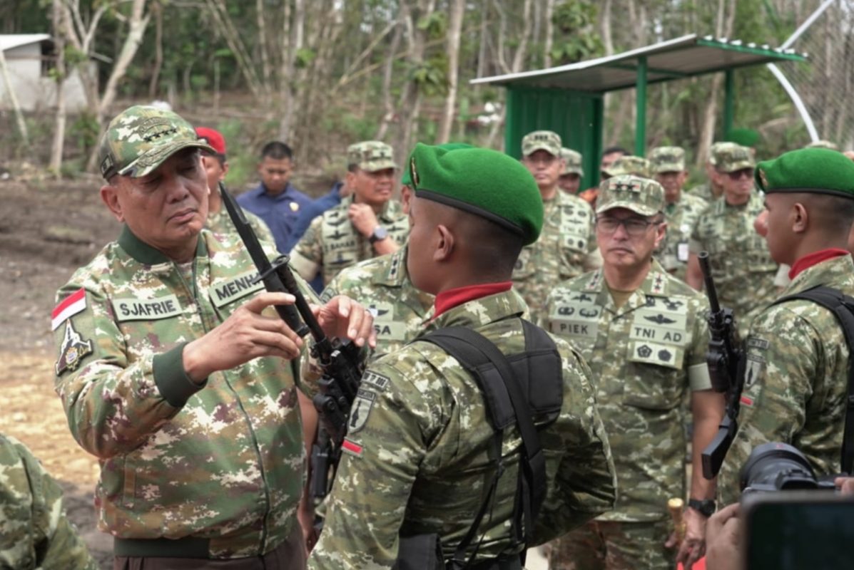 Menhan Sjafrie ke Yonif TP 886/PJ, Prajurit Diingatkan Tak Lupakan Rakyat